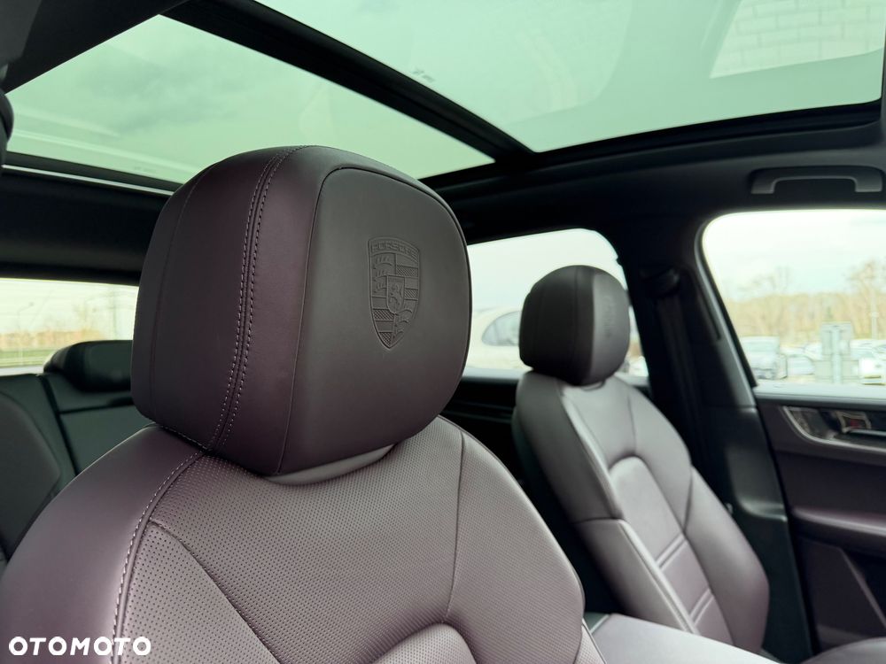 Porsche Cayenne - 16