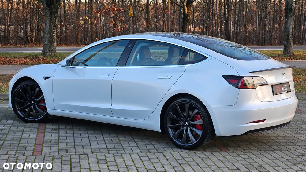Tesla Model 3 - 11
