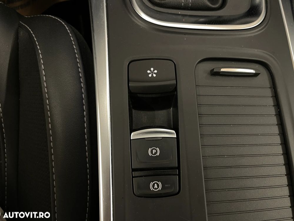 Renault Megane TCe 140 EDC GPF Techno - 25