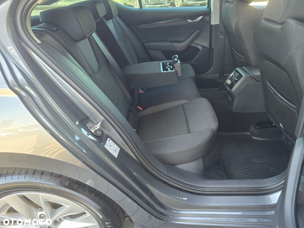 Skoda Octavia 1.5 TSI mHEV Drive Selection DSG - 13