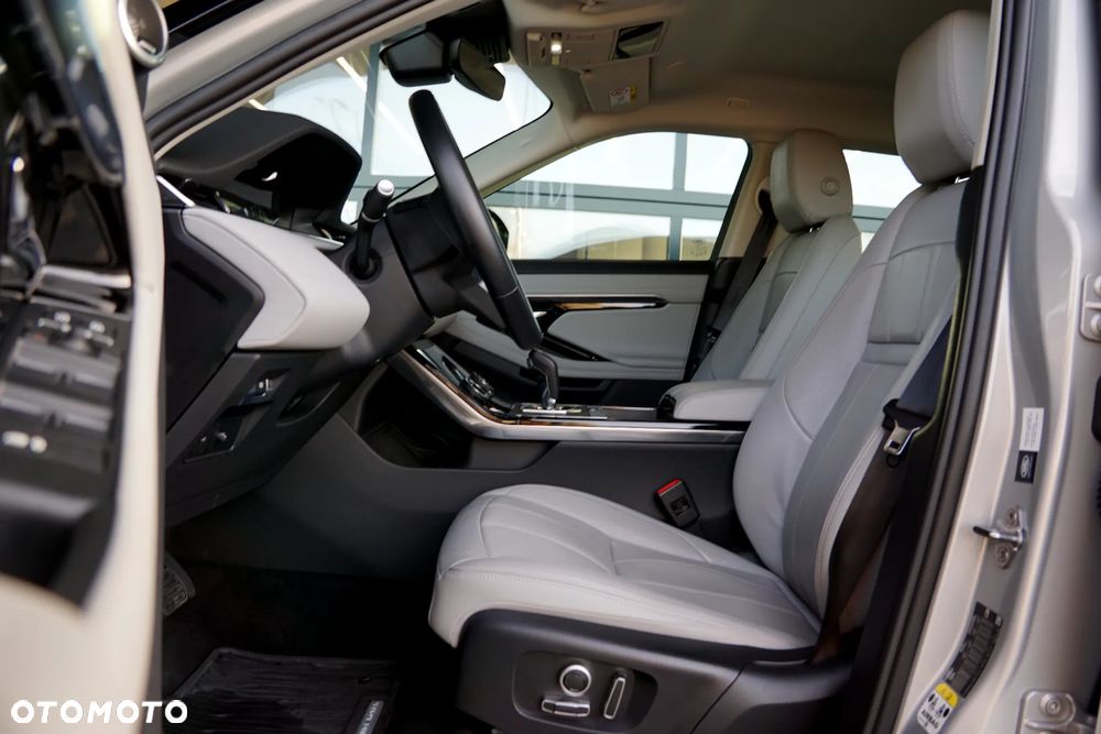 Land Rover Range Rover Evoque - 16