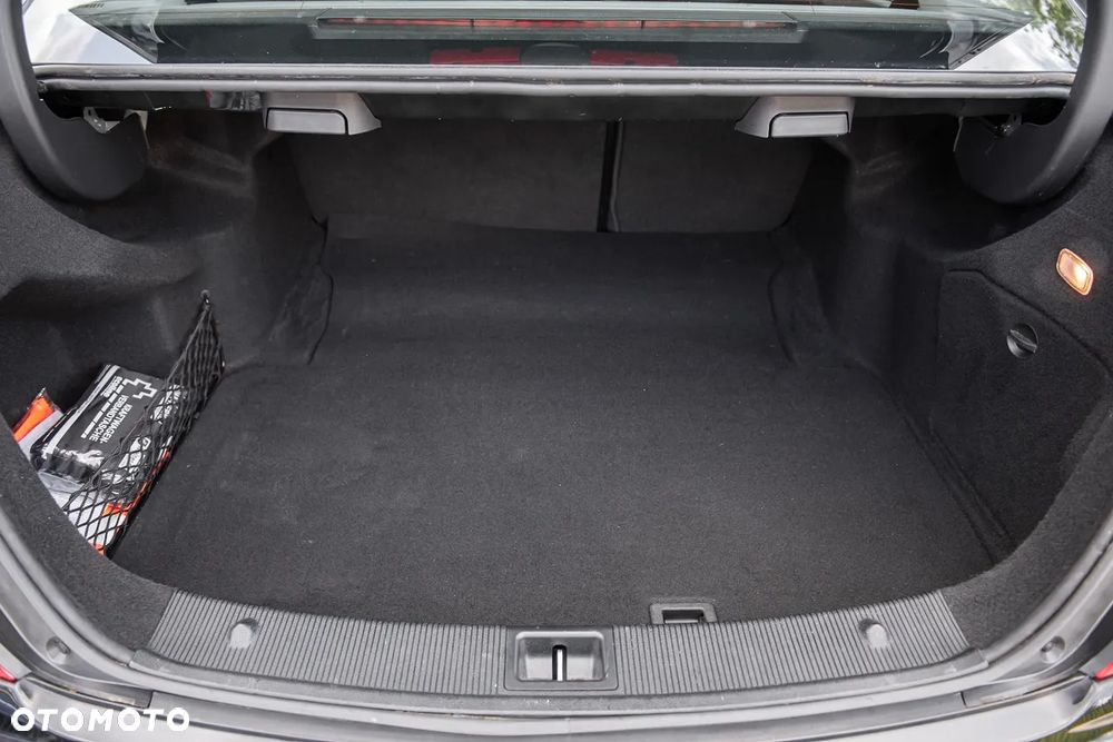 Mercedes-Benz Klasa C 180 BlueEFFICIENCY Avantgarde - 25