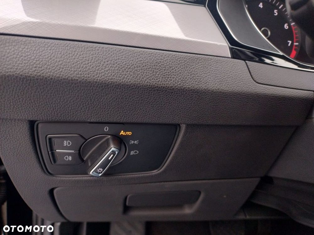 Volkswagen Passat 1.5 TSI EVO Business DSG - 34