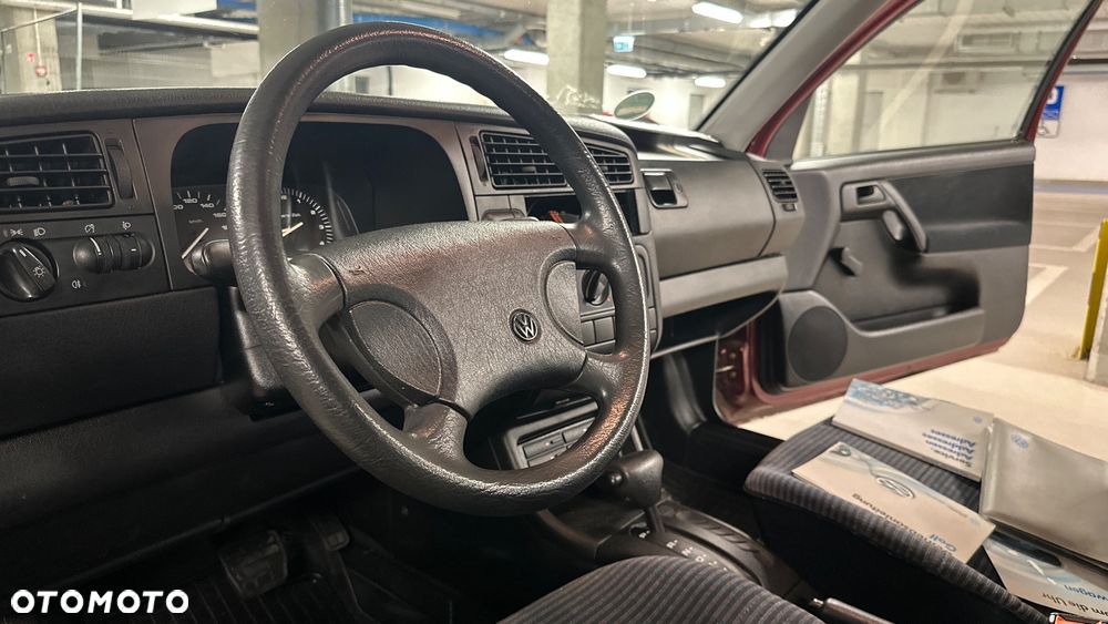Volkswagen Golf - 10