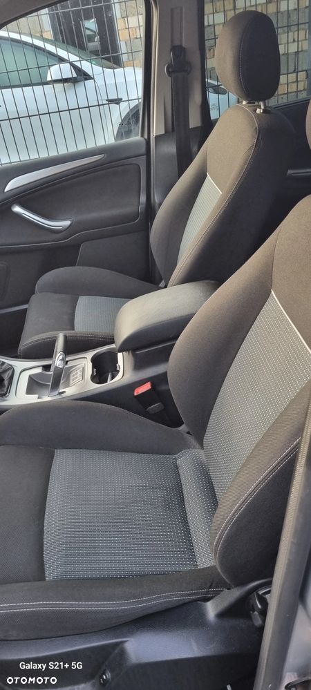 Ford S-Max - 22