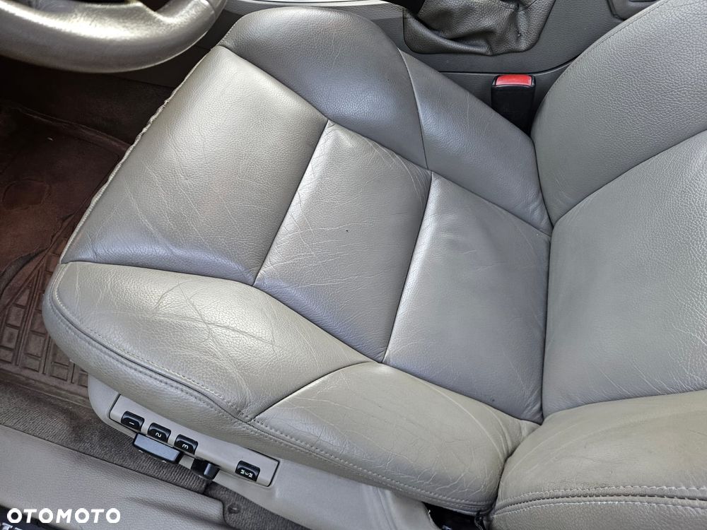 Volvo V70 2.5T AWD Summum - 16
