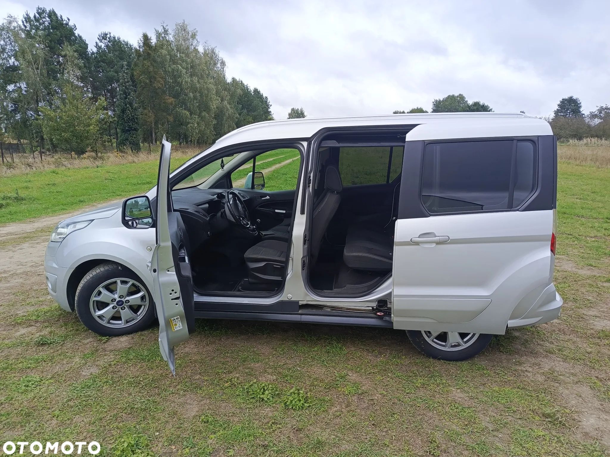 Ford Tourneo Connect 1.5 TDCi Titanium - 11