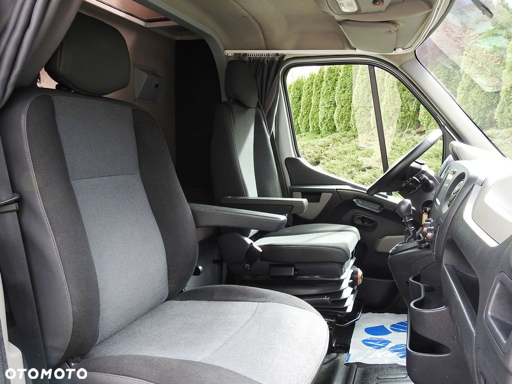 Renault MASTER PLANDEKA 8 PALET WEBASTO TEMPOMAT NAWIGACJA KLIMATYZACJA PNEUMATYKA  170KM - 39
