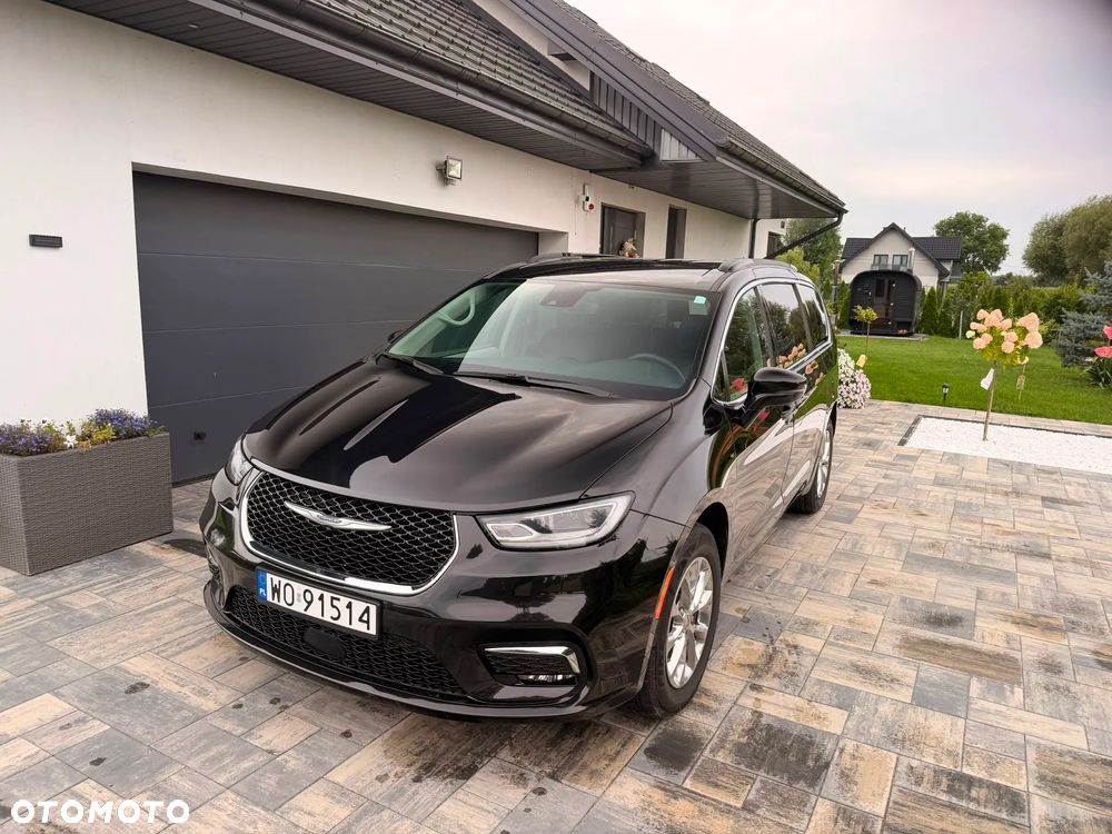 Chrysler Pacifica - 1