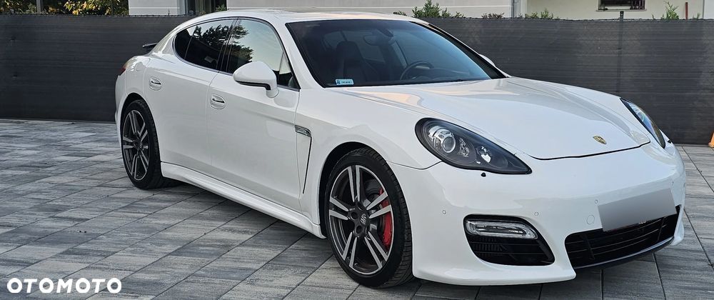 Porsche Panamera Turbo - 1