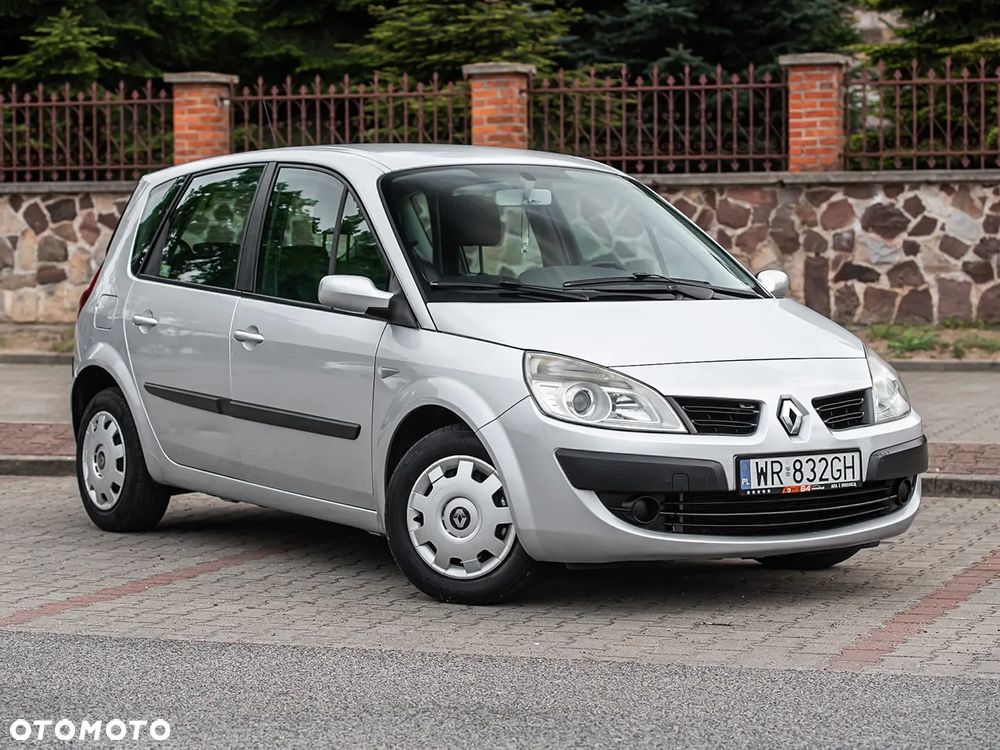 Renault Scenic 1.6 16V Confort Expression - 12