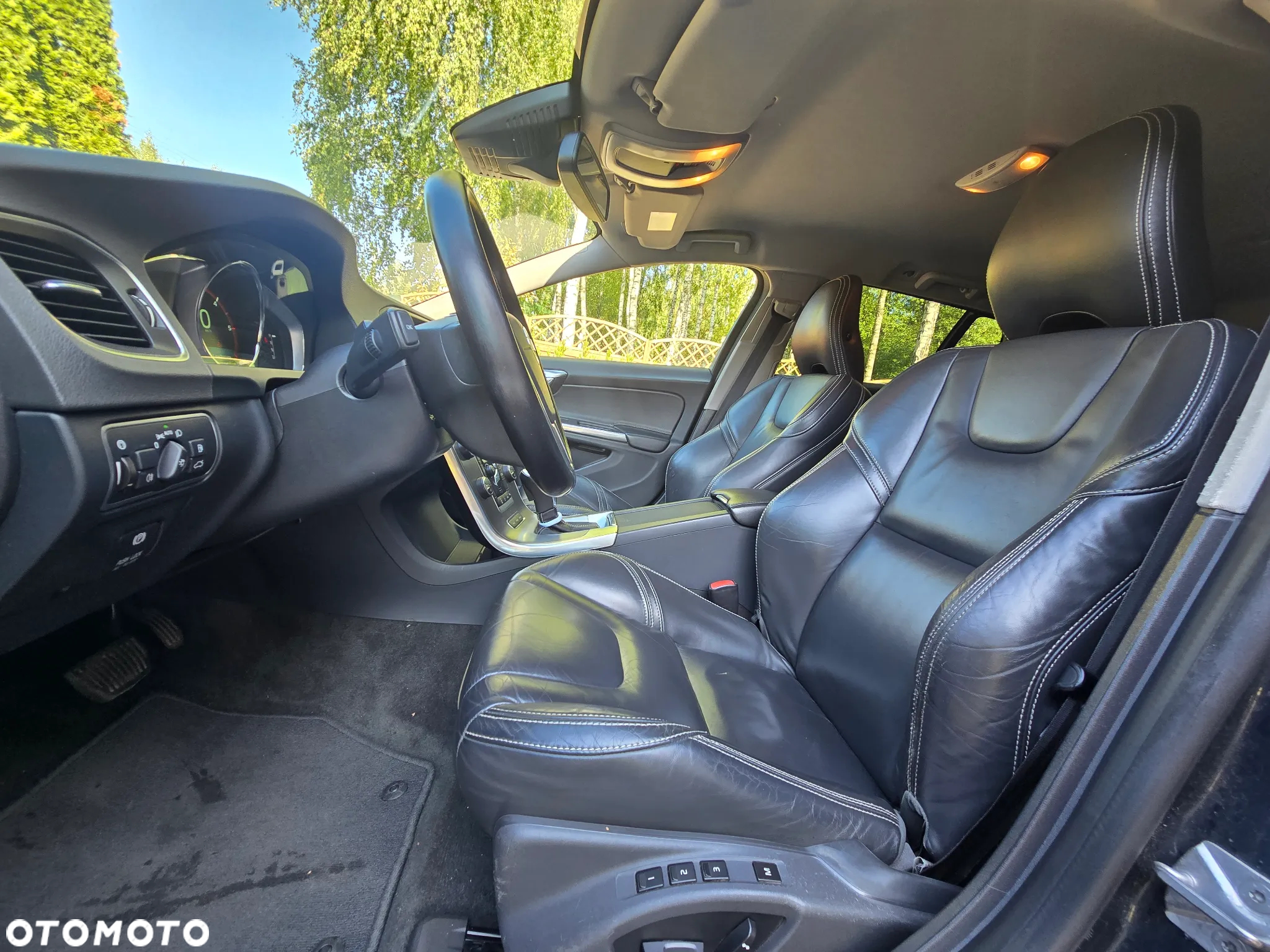 Volvo V60 D6 AWD Plug-in Hybrid Summum - 10