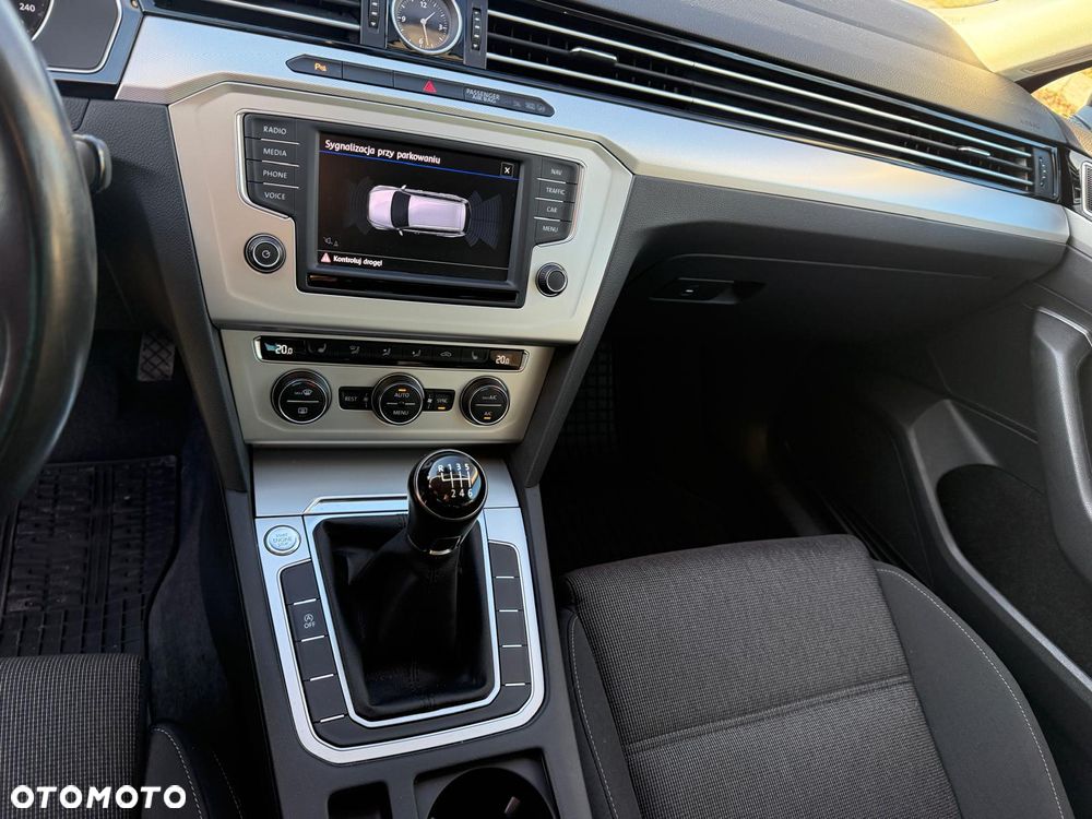 Volkswagen Passat 1.4 TSI BMT ACT Comfortline - 12