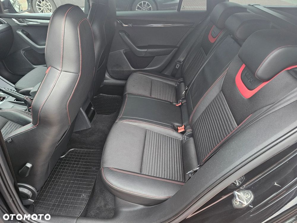 Skoda Octavia 2.0 TSI RS DSG - 18