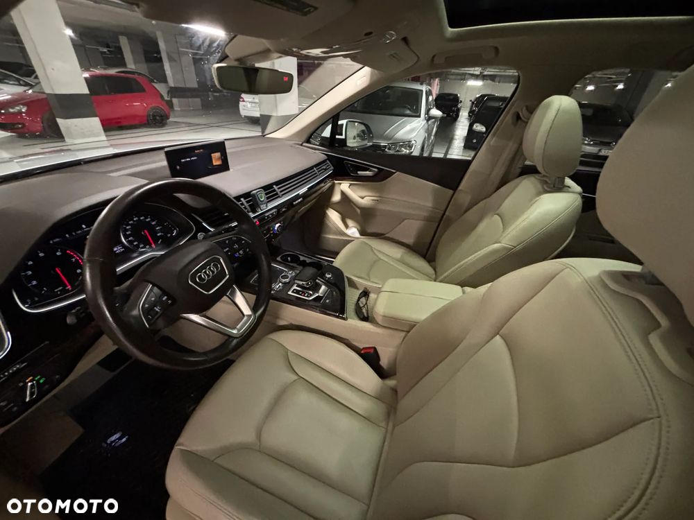 Audi Q7 - 11