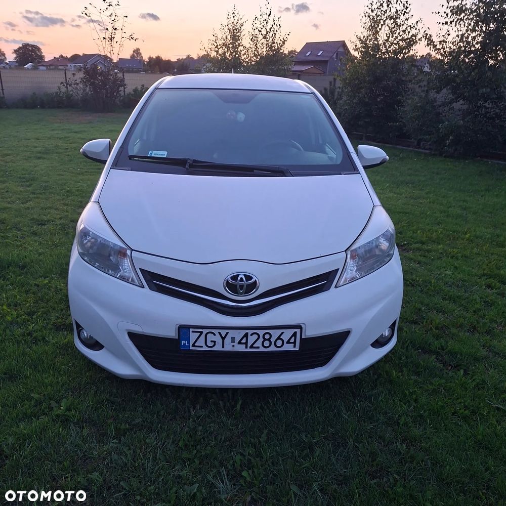 Toyota Yaris 1.4 D-4D Premium - 4
