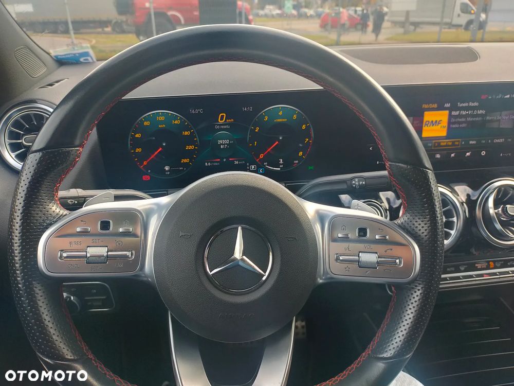 Mercedes-Benz GLA 200 Business Edition - 9