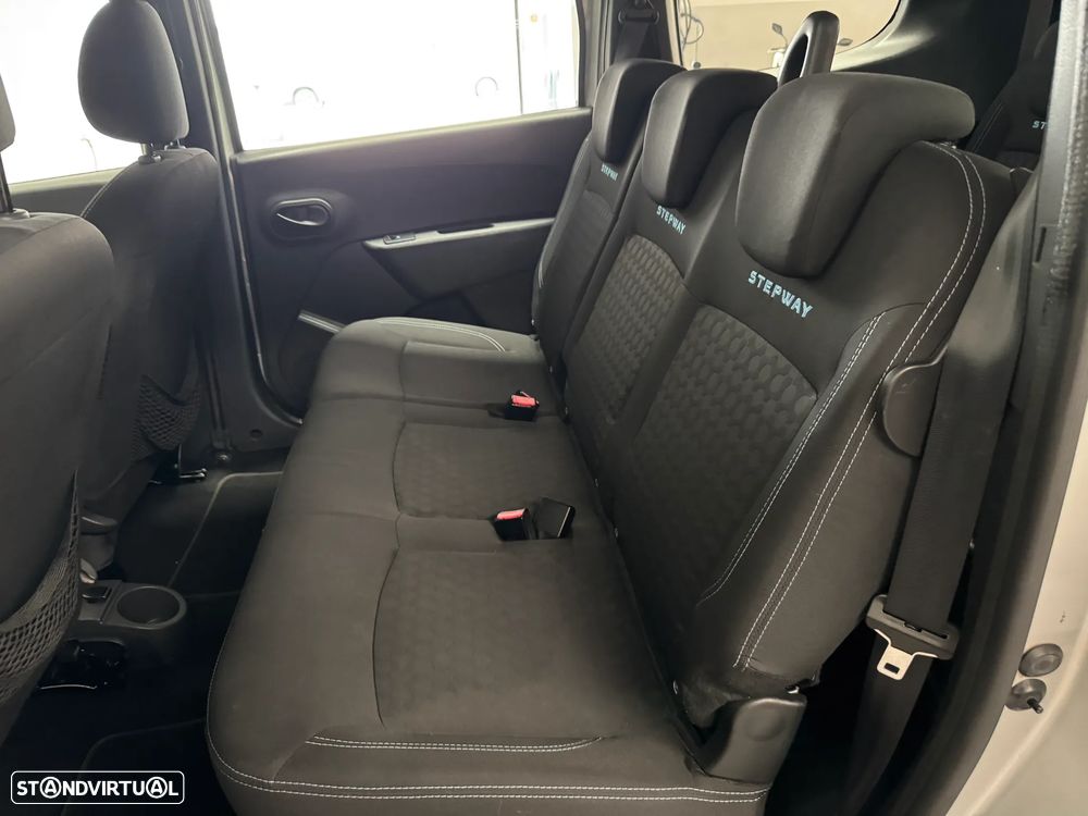 Dacia Lodgy dCi 110 Stepway - 25