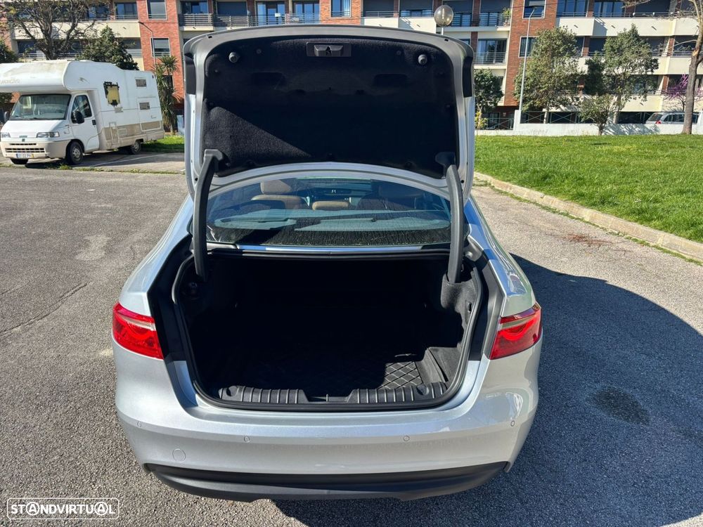 Jaguar XF 2.0 D Prestige Aut. - 11