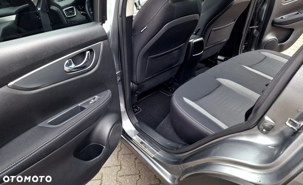 Nissan Qashqai 1.5 dCi N-Connecta - 27