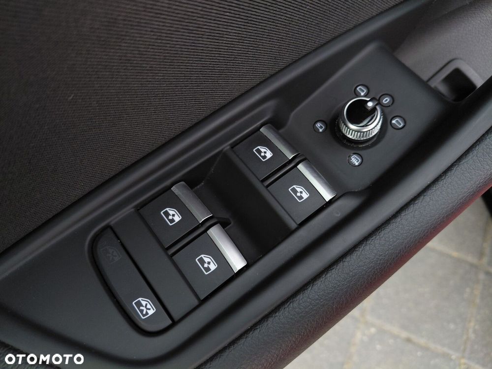 Audi A4 Avant 40 TFSI mHEV S Line S tronic - 16
