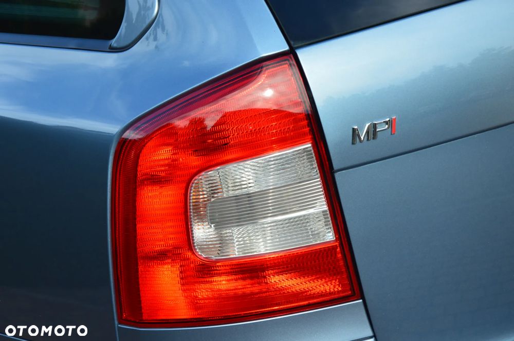 Skoda Octavia 1.6 Ambiente - 35
