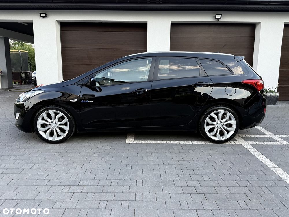 Hyundai i30 i30cw 1.6 Fifa World Cup Edition - 3