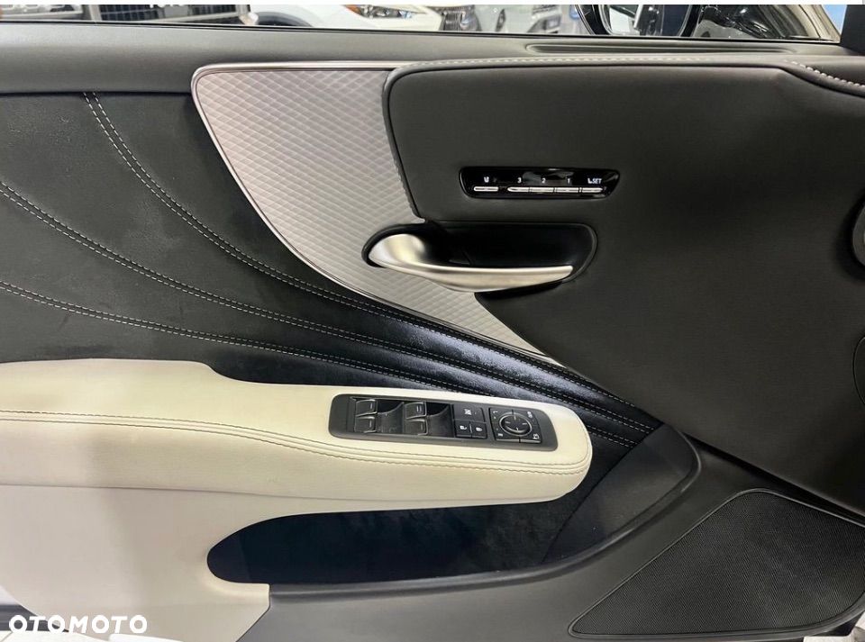 Lexus LS 500h AWD E-FOUR F SPORT - 10