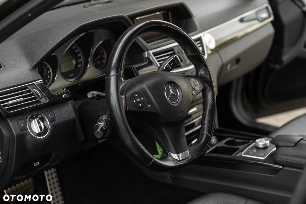 Mercedes-Benz Klasa E 350 CGI BlueEFFICIENCY 7G-TRONIC Avantgarde - 29
