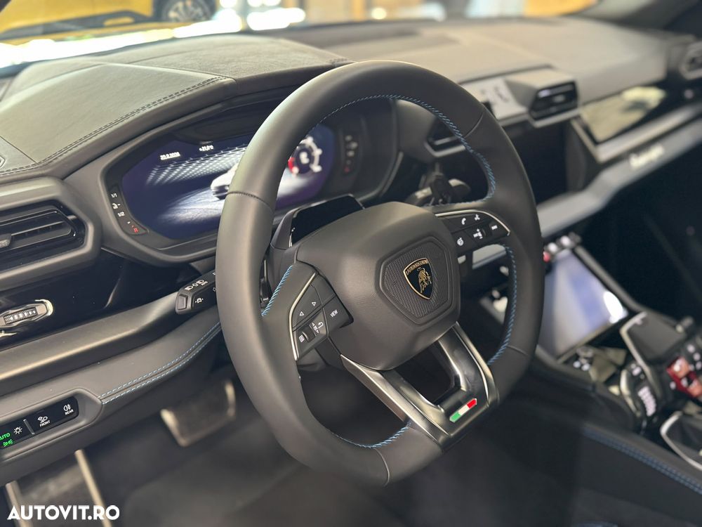 Lamborghini URUS - 11