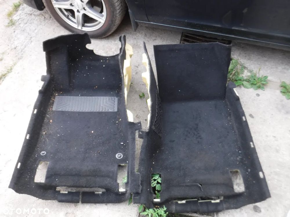 Mercedes CLA W117 dywan wykladzina lewa  EUROPA - 1