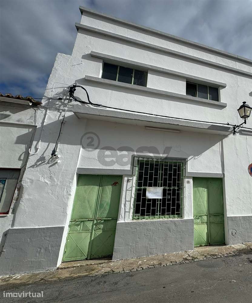 Armazém com Alvará de Indústria e Comércio no centro de Castro Verde - Grande imagem: 2/16