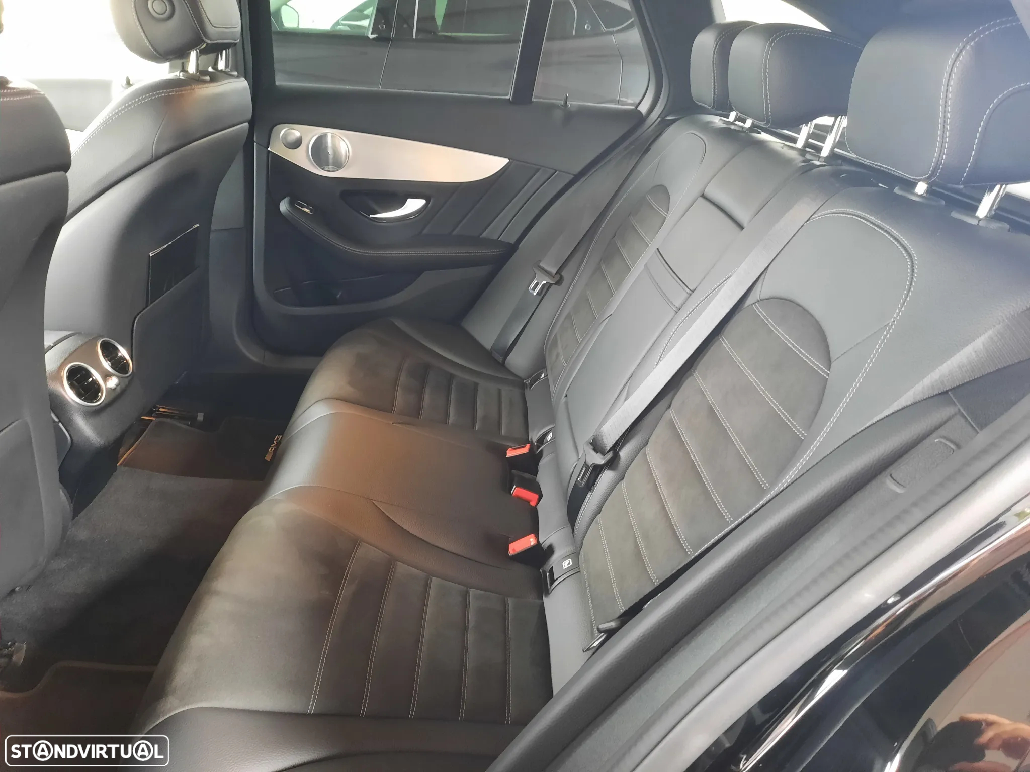 Mercedes-Benz C 300 e AMG Line - 36