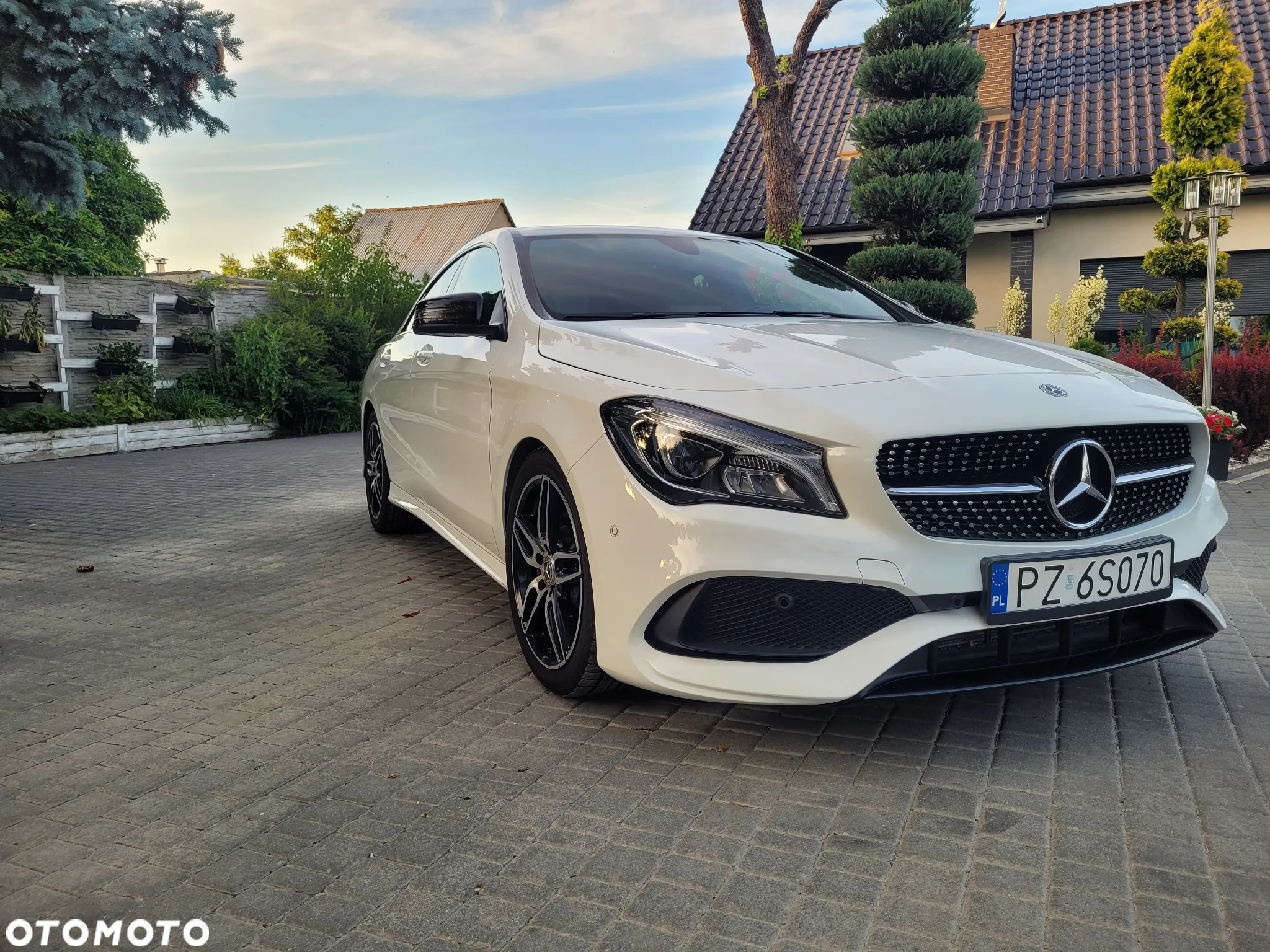 Mercedes-Benz CLA 200 7G-DCT AMG Line - 26