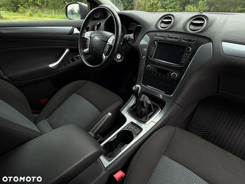 Ford Mondeo 1.6 Ti-VCT Champions Edition - 21