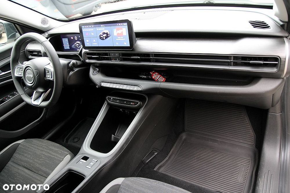 Jeep Avenger 54kWh Longitude - 32
