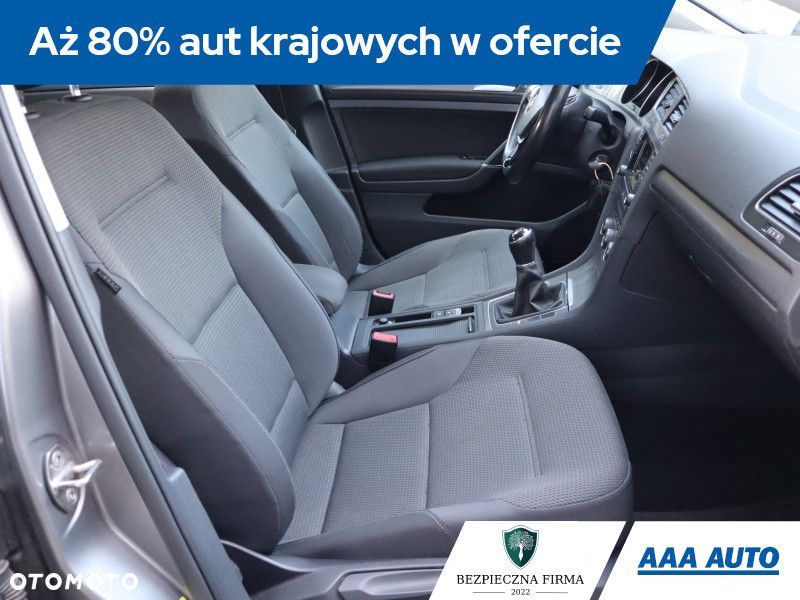 Volkswagen Golf - 10