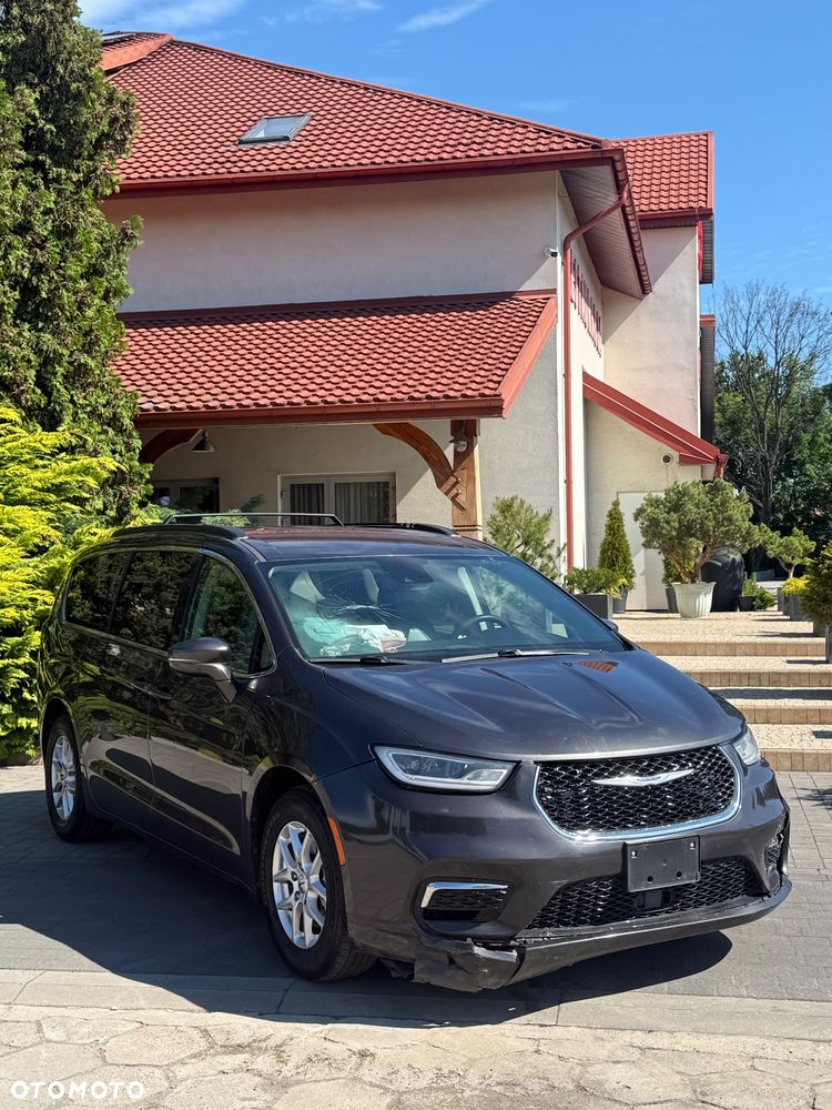 Chrysler Pacifica - 4