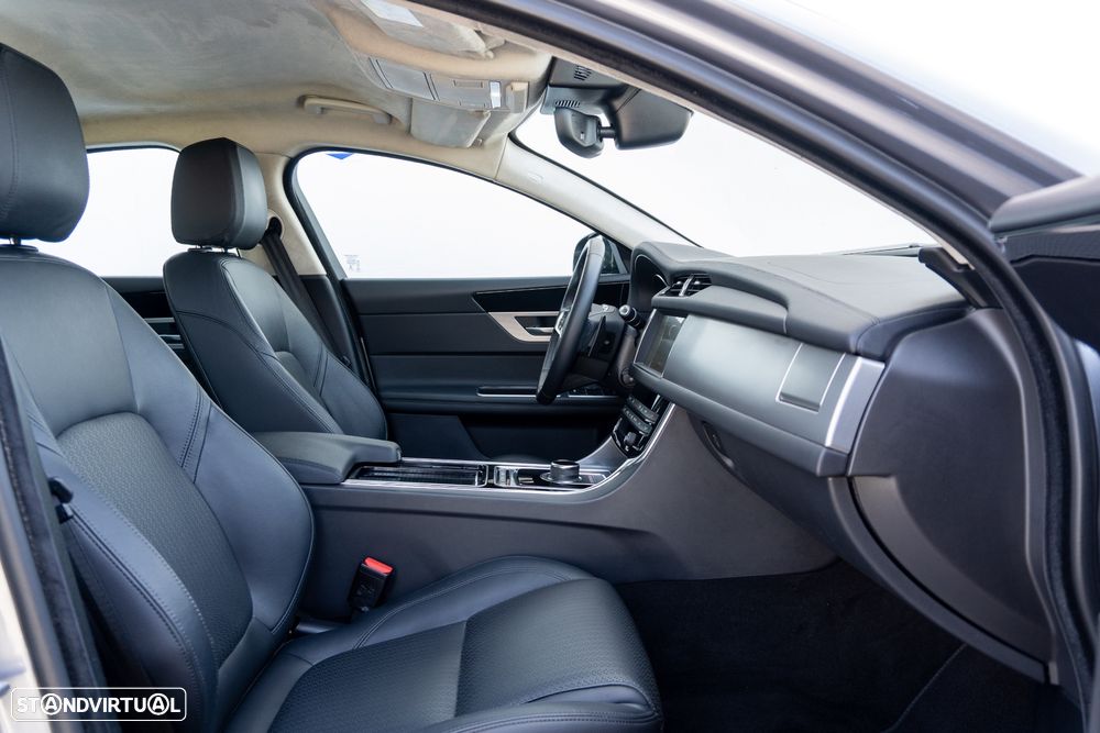 Jaguar XF 20d AWD Aut. Prestige - 38