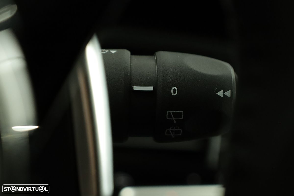 Peugeot 2008 1.2 PureTech Allure EAT8 - 19