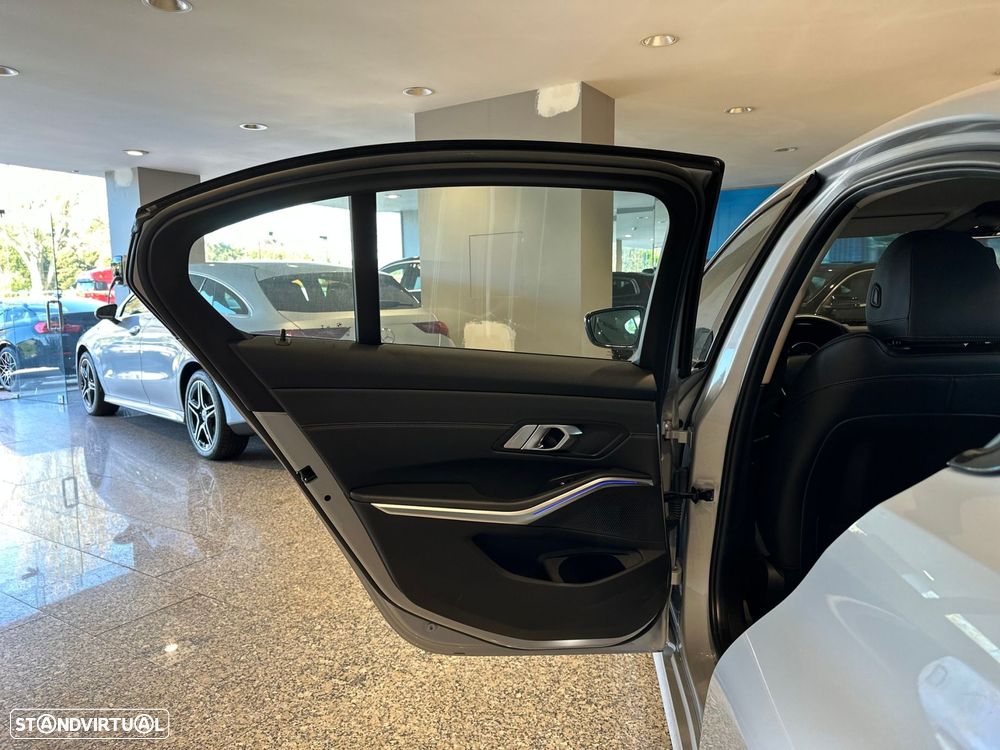 BMW 318 d Line Sport Auto - 29