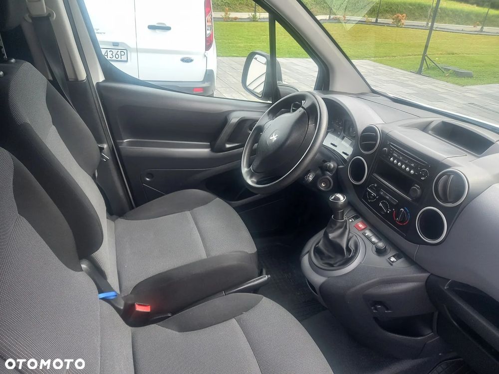 Peugeot Partner 1.6HDI 3 Osob 2018 L2 Long Długi Salon PL Klima Tempomat - 8