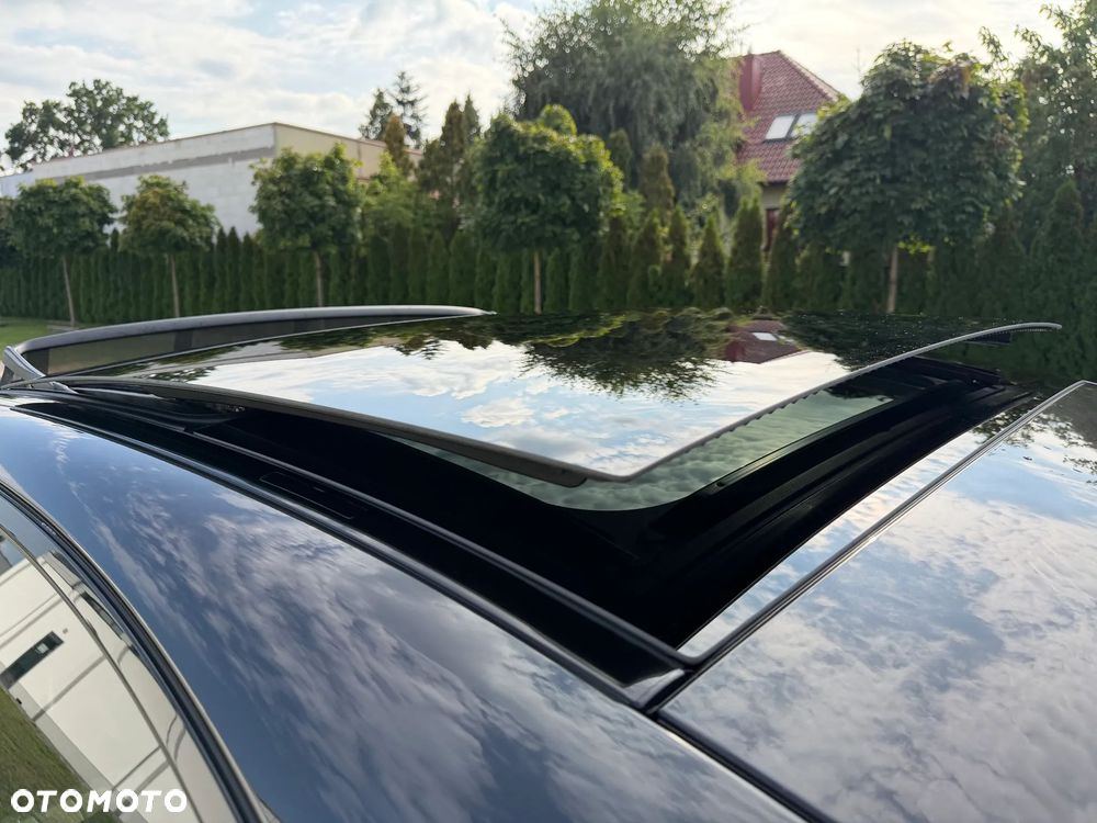 Mercedes-Benz Klasa E 220 d mHEV 4-Matic AMG 9G-Tronic - 23