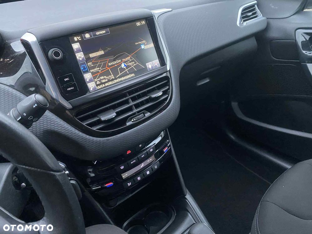 Peugeot 208 PureTech 82 Allure - 18