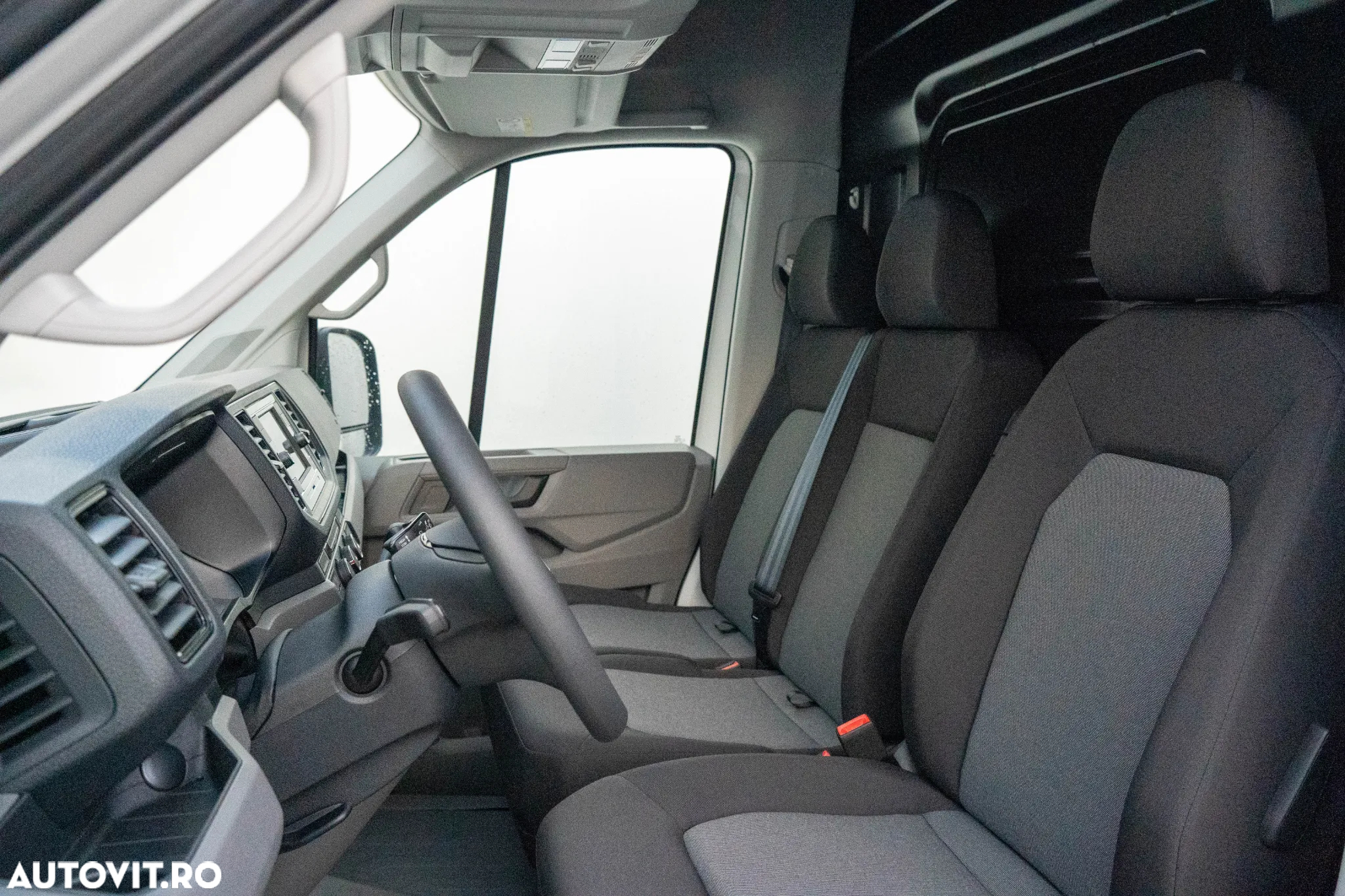 Volkswagen Crafter 3.5 Furgon L3H3 FWD AG8 103KW/140CP - 7