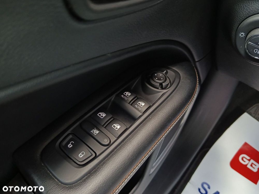 Jeep Compass - 32