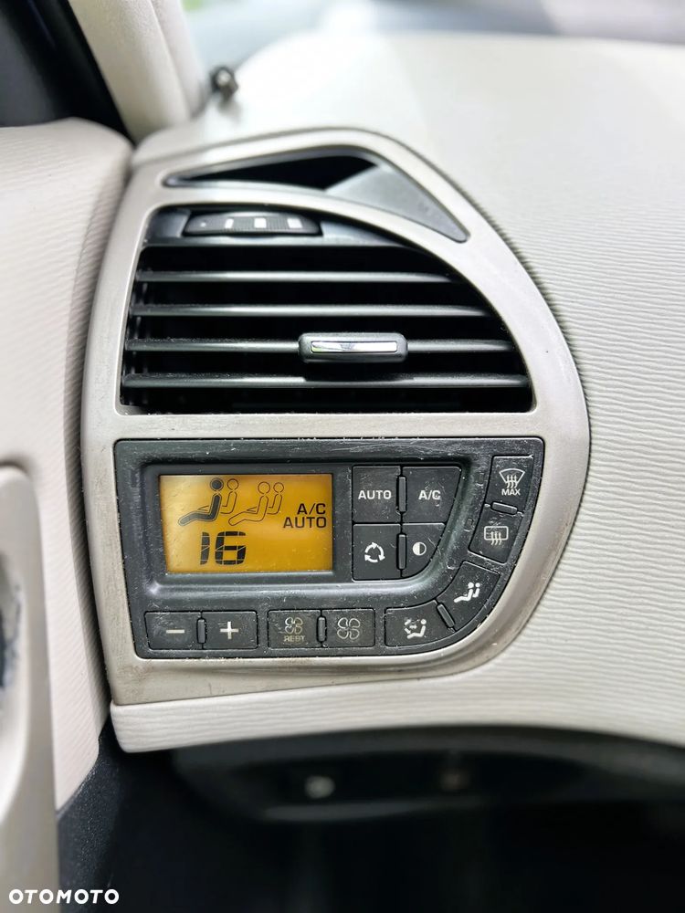 Citroën C4 Picasso - 22