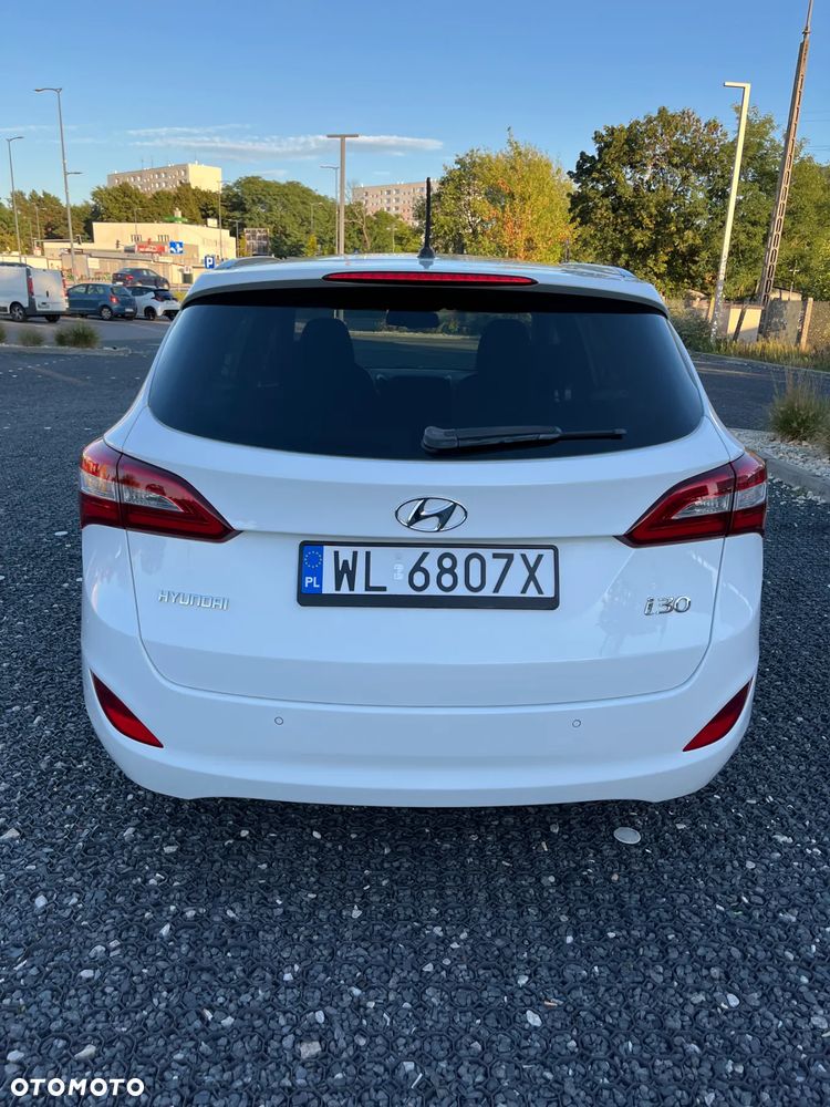 Hyundai i30 blue Kombi 1.6 GDi DCT Passion - 12