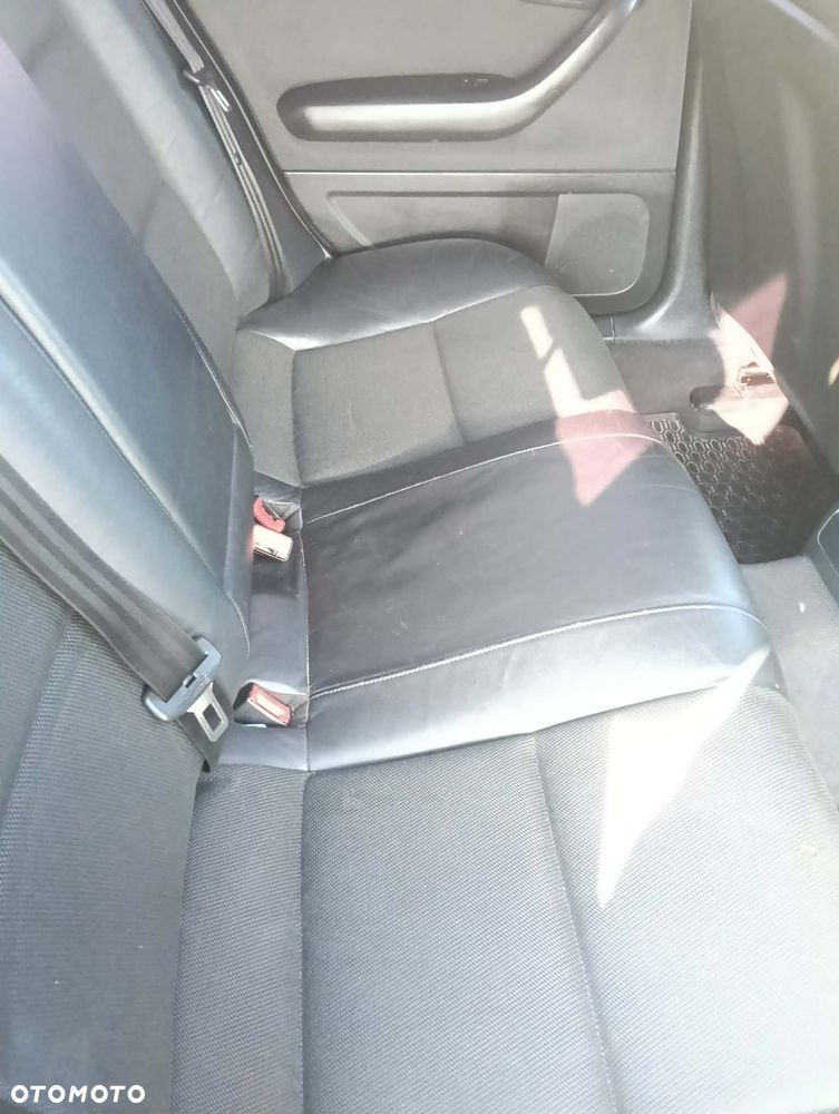 Audi A4 Avant 2.0 TDI DPF quattro - 3