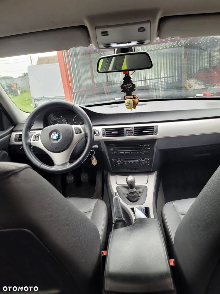 BMW Seria 3 318d - 13